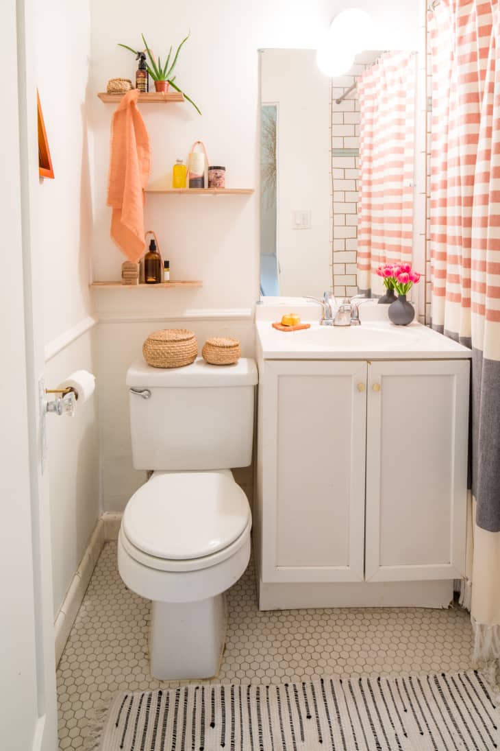 A Brief History of Hex Tile, the 1920s Trendy Bathroom Staple Still